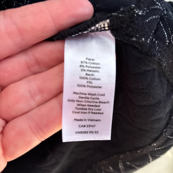 T by Talbots XL Black w/ Metallic Snowflakes Quilted Pullover Sweater NEW!!! - Picture 4 of 13